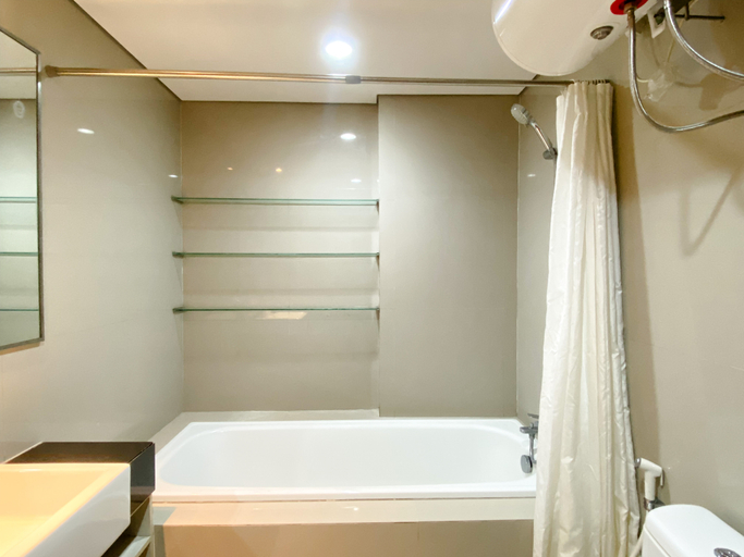 Bathroom 3, Cozy and Nice Studio at Azalea Suites Apartment By Travelio, Cikarang