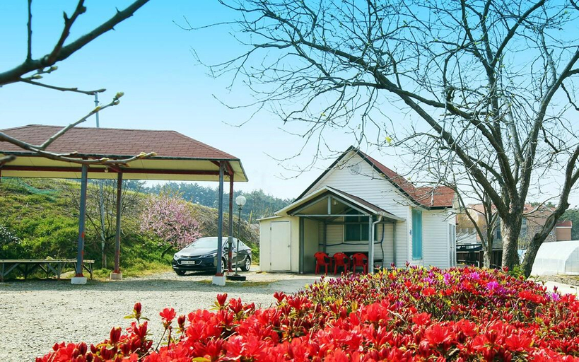 Others 4, Sujeong Pension, Taean