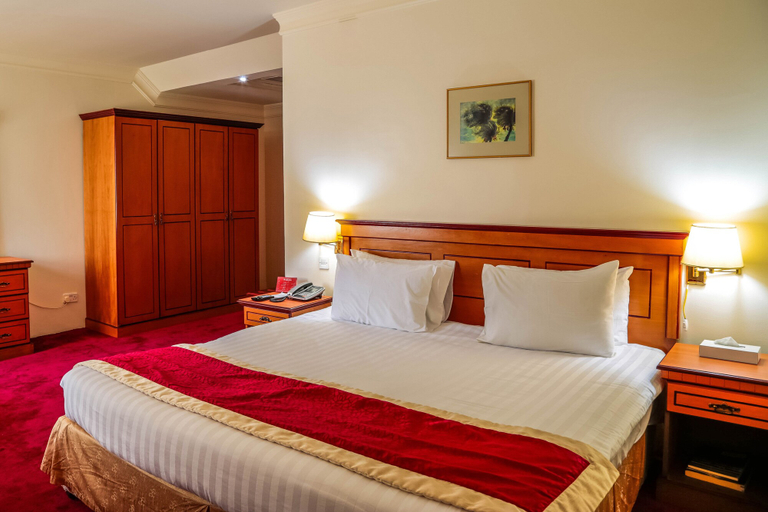 Bedroom 4, Gulf Pearl Hotel, Manama