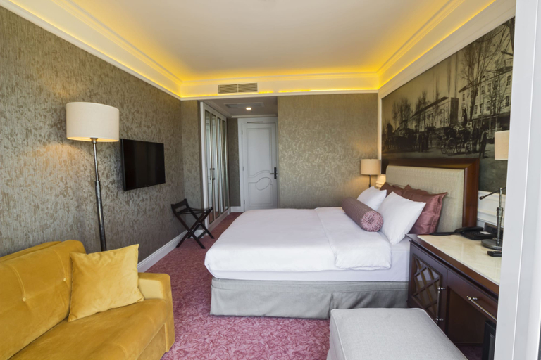 Bedroom 2, Mell Hotel, Yomra