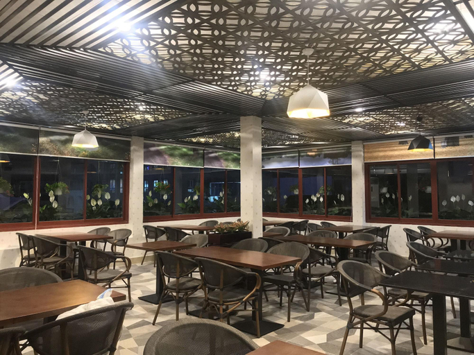 Food & Drinks 5, Airstar Hotel & Apartment, Tân Bình