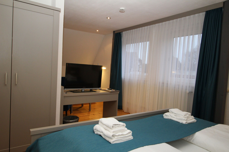 Bedroom 4, Hotel Zur Treene, Nordfriesland