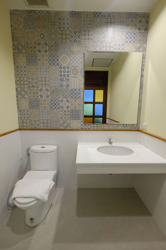 Bathroom 4, Baan Imm Sook Resort, Tha Mai