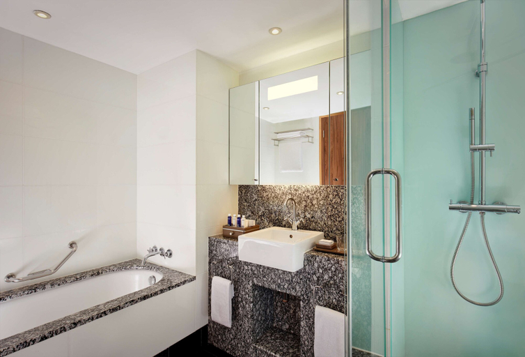 Bathroom 5, Park Plaza County Hall London, London