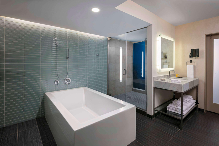 Bathroom 16