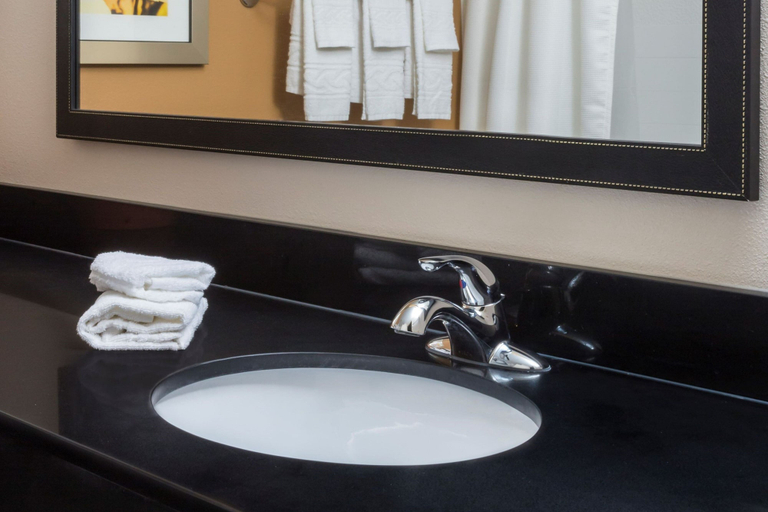 Bathroom 3, Fairfield Inn & Suites by Marriott Temple Belton, Bell