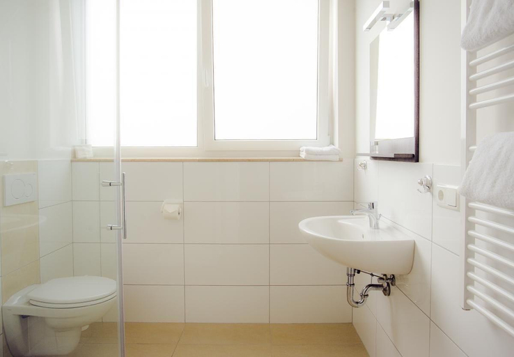 Bathroom 4, Boardinghotel Heidelberg, Heidelberg