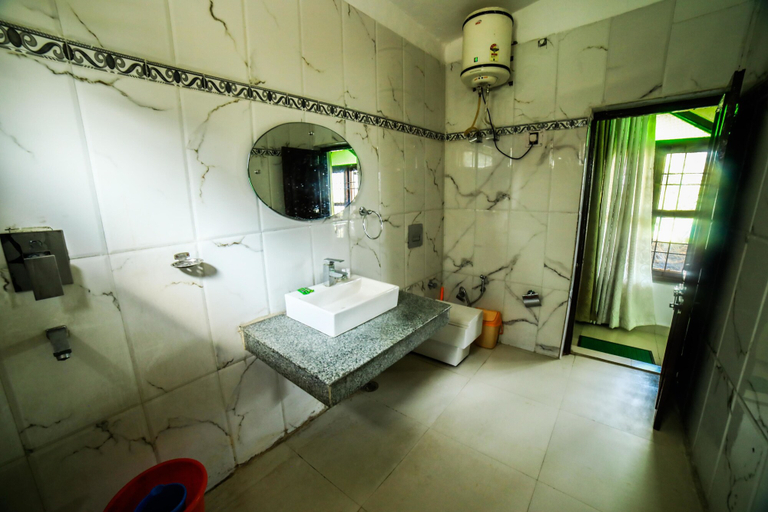 Bathroom 4, Swiss Cottage and Spa by Salvus, Garhwal