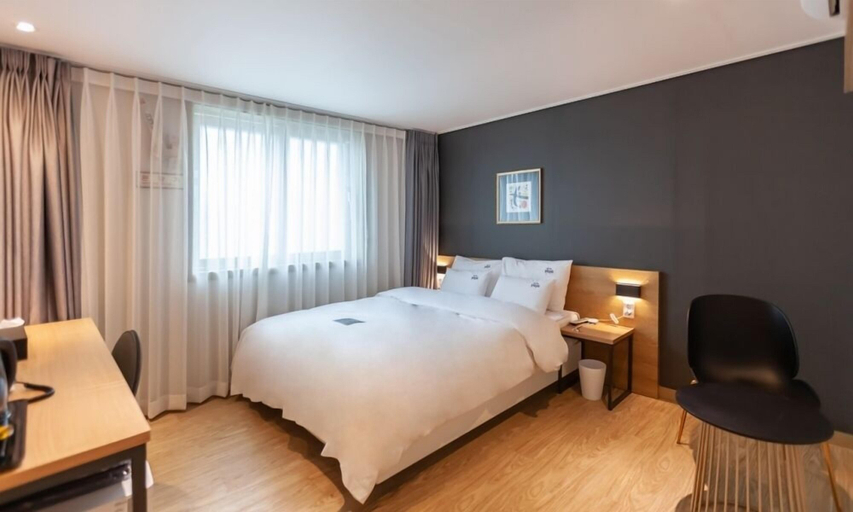 Bedroom 2, YAJA Hotel Tongyeong Ferry Terminal Branch, Tongyeong