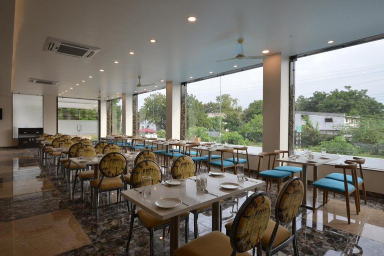 Food & Drinks 4, The Fern Residency Parbhani, Parbhani