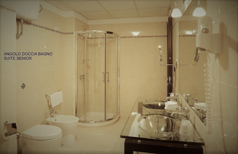 Bathroom 4, Forum Palace Hotel, Frosinone