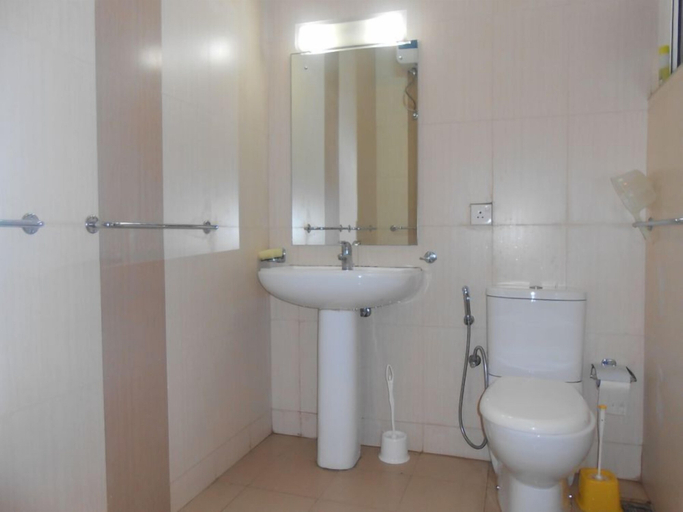 Bathroom, Akara Suites at Lower Bagathale, Thimbirigasyaya