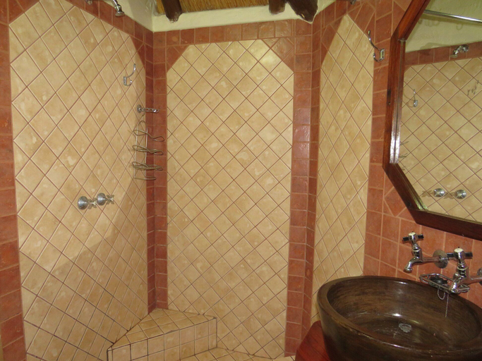 Bathroom 4, Kruger Maroela Lodge, Ehlanzeni