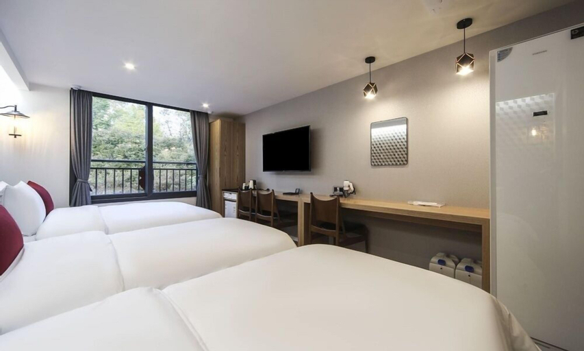 Bedroom 9