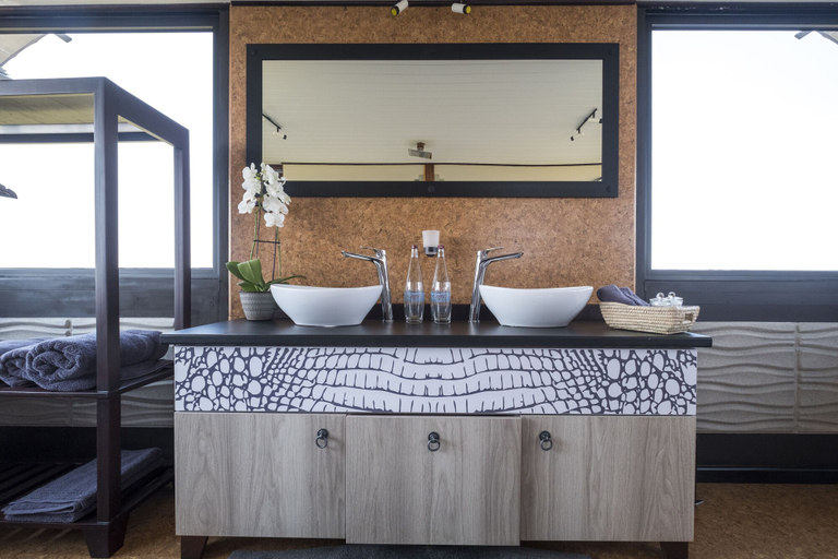 Bathroom, Namushasha River Villa, Kongola