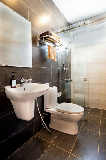 Bathroom 5, CONSON Hotel, Côn Đảo