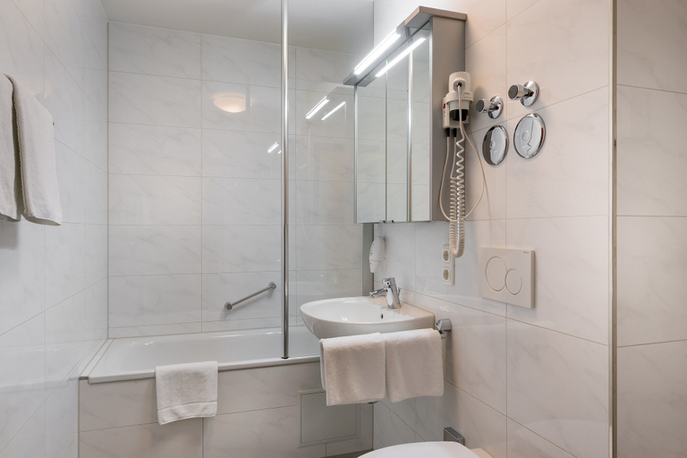Bathroom 5, acora Karlsruhe Zentrum Living the City, Karlsruhe