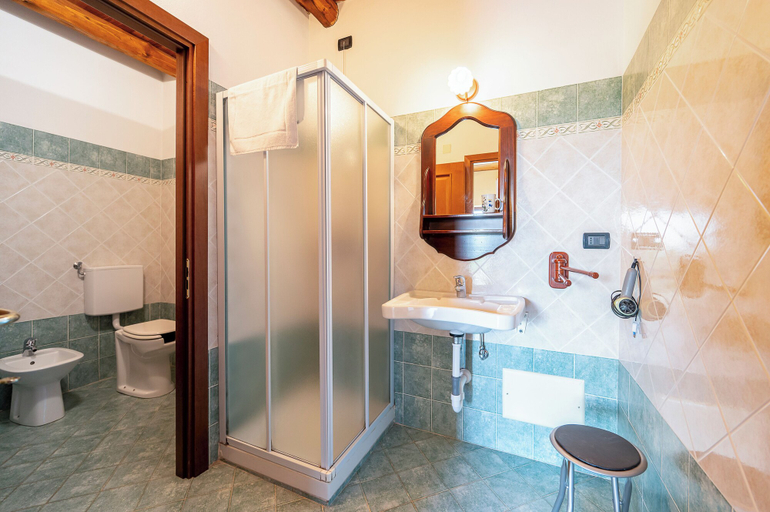 Bathroom 4, Agriturismo Bevione Davide, Cuneo