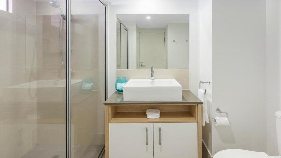 Bathroom 10