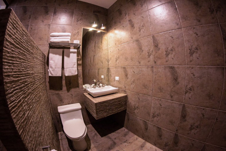 Bathroom 4, Dharma Beach Hotel, Santa Elena