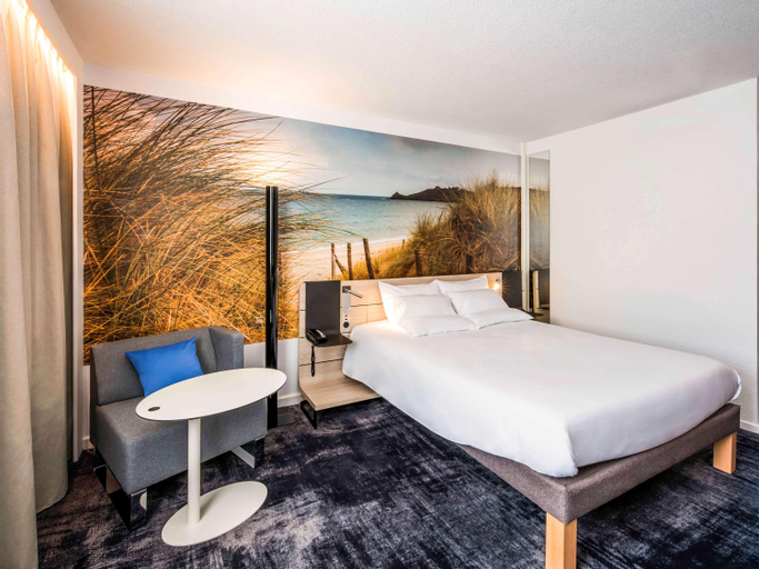 Bedroom 30