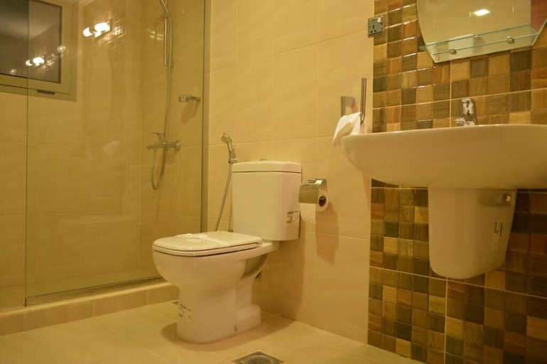 Bathroom, Wave Resort