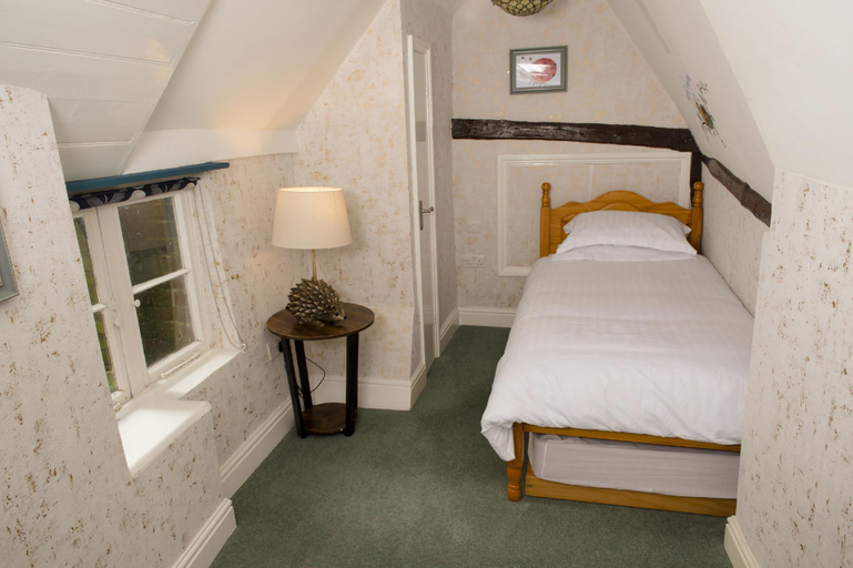 Bedroom 3, The Sun Hotel, Kent