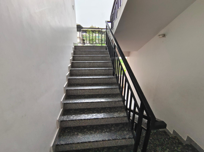 Others 5, Retaj Apartments, Ernakulam