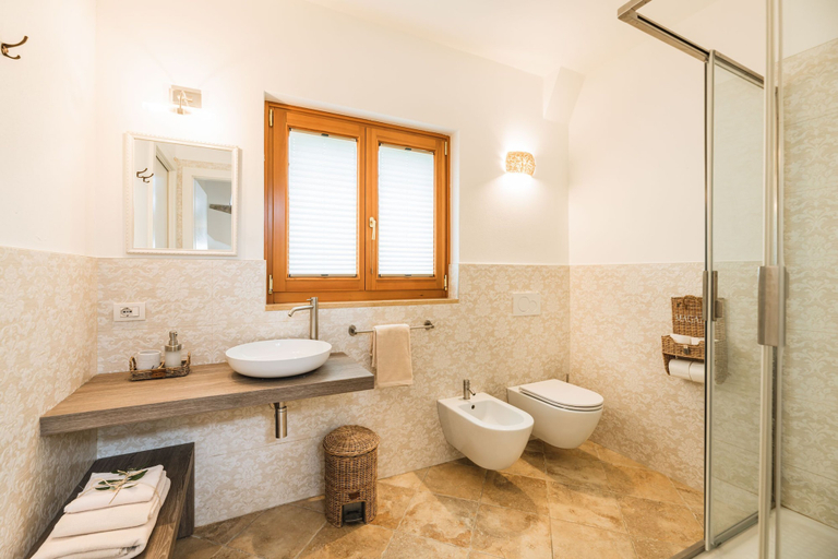 Bathroom 4, Privilegium Lazise, Verona