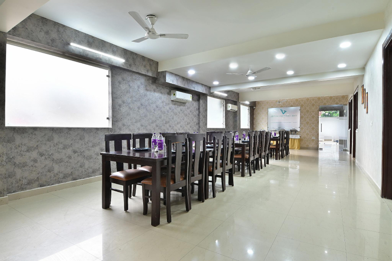 Food & Drinks 5, The Vertigo Hotel Noida, Gautam Buddha Nagar