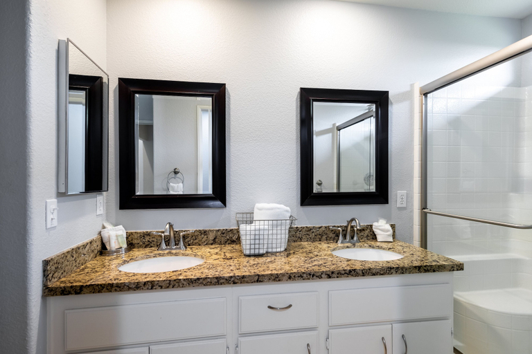 Bathroom 4, Indian Palms Oasis - Just a Walk to Festivals!, Riverside