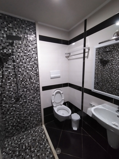 Bathroom 3, Hotel Kastria, Tiranës