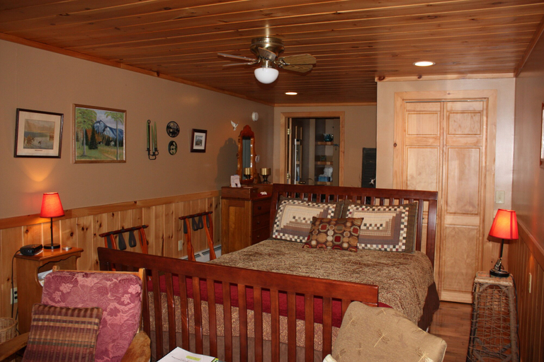 Food & Drinks 5, Kiwassa Lake Bed & Breakfast, Franklin