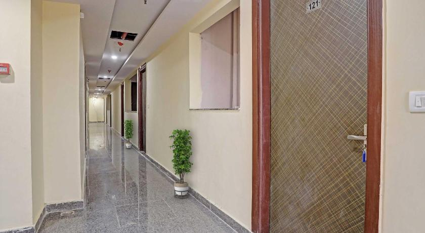 Capital O Mt Corporate Stays Near Iskcon Temple Noida, Gautam Buddha Nagar