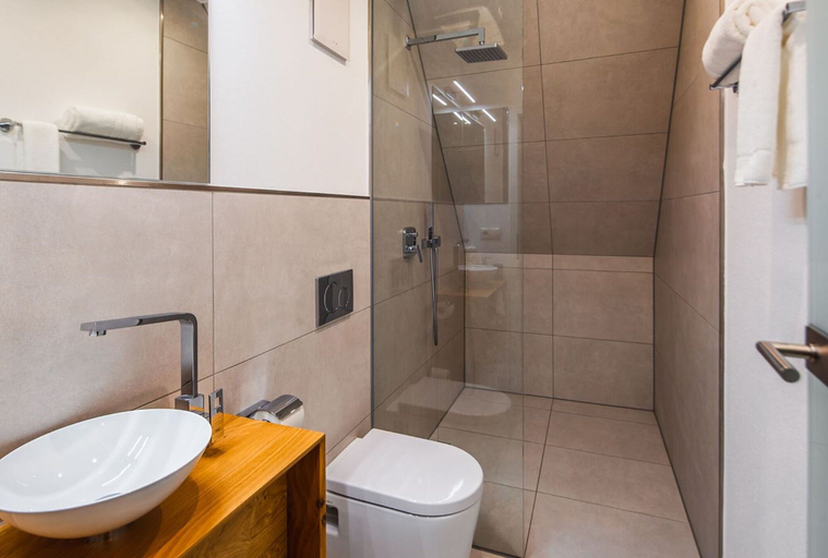 Bathroom 5, Hotel Dorfmühle, Ansbach
