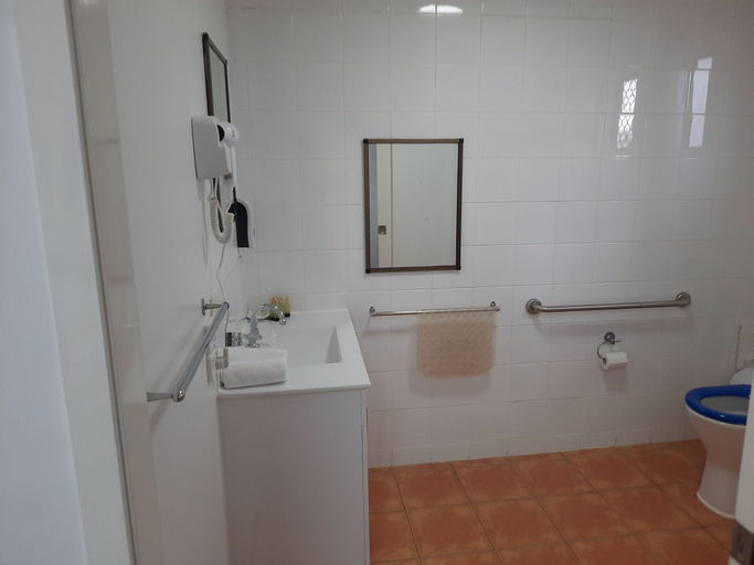 Bathroom 2