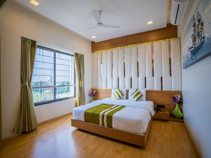 Bedroom 3, Hotel V Star, Ahmadnagar