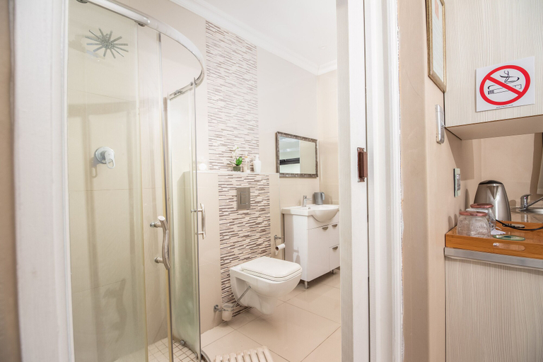 Bathroom 3, Cashmere Suites, Nelson Mandela Bay