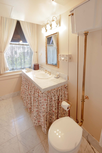 Bathroom 7