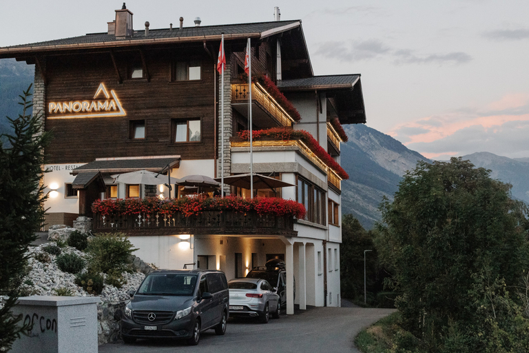 Exterior & Views
