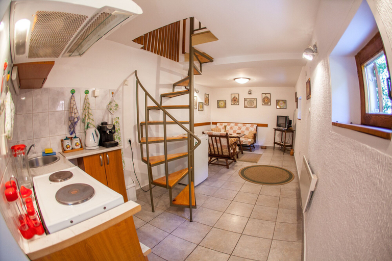 Others 5, Apartment Azur