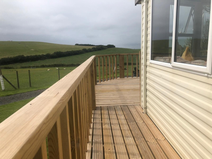 Others 4, Captivating 2-bed Static Caravan in Holyhead, Anglesey