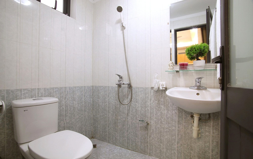 Bathroom, Granda Central Apartment, Cầu Giấy