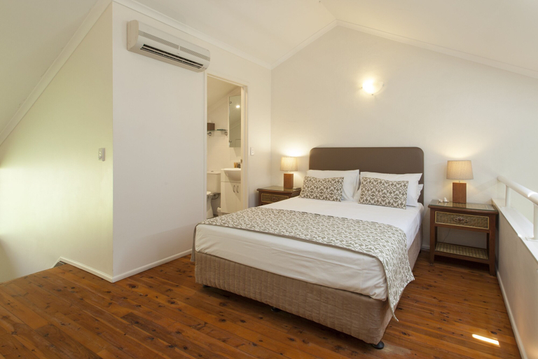 Bedroom 4, Coral Sea Villas Hotel, Douglas