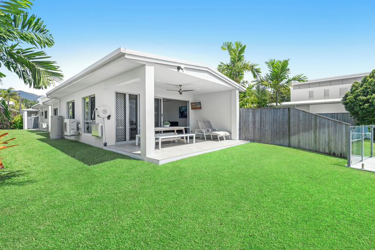 Exterior & Views 2, Blue Lagoon Villa B, Cairns