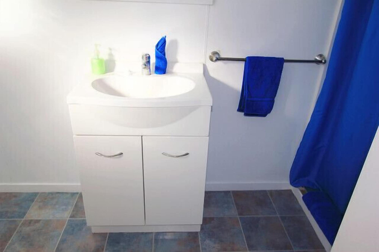 Bathroom 3, Golden Glow Motel, Rotorua