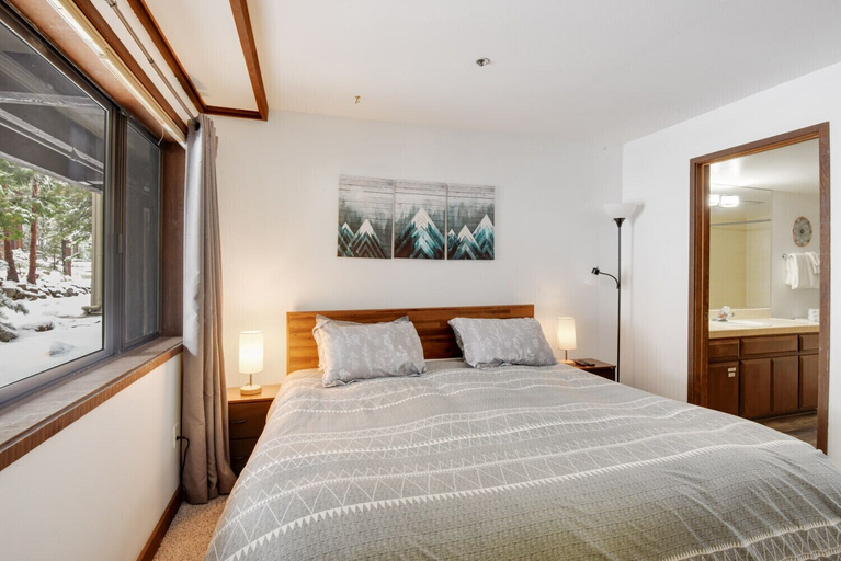 Bedroom 4, Slope Style, Washoe