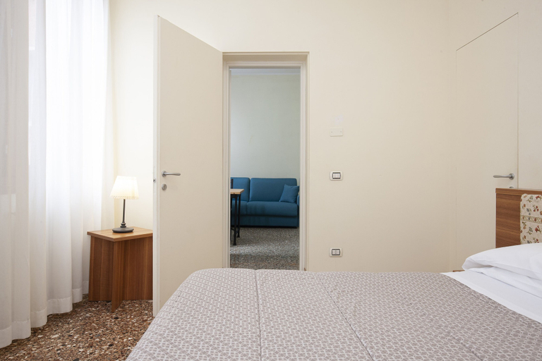 Bedroom 4, Casa del Melograno, Venezia