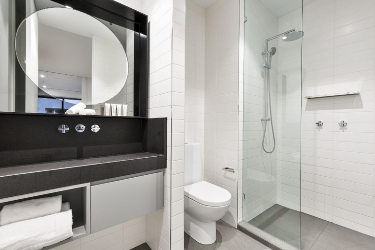 Bathroom 5, Tyrian Serviced Apartments - Albert Park Lake, Melbourne