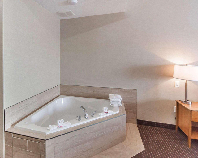 Bathroom 4, The Kanata Bonnyville, Division No. 12